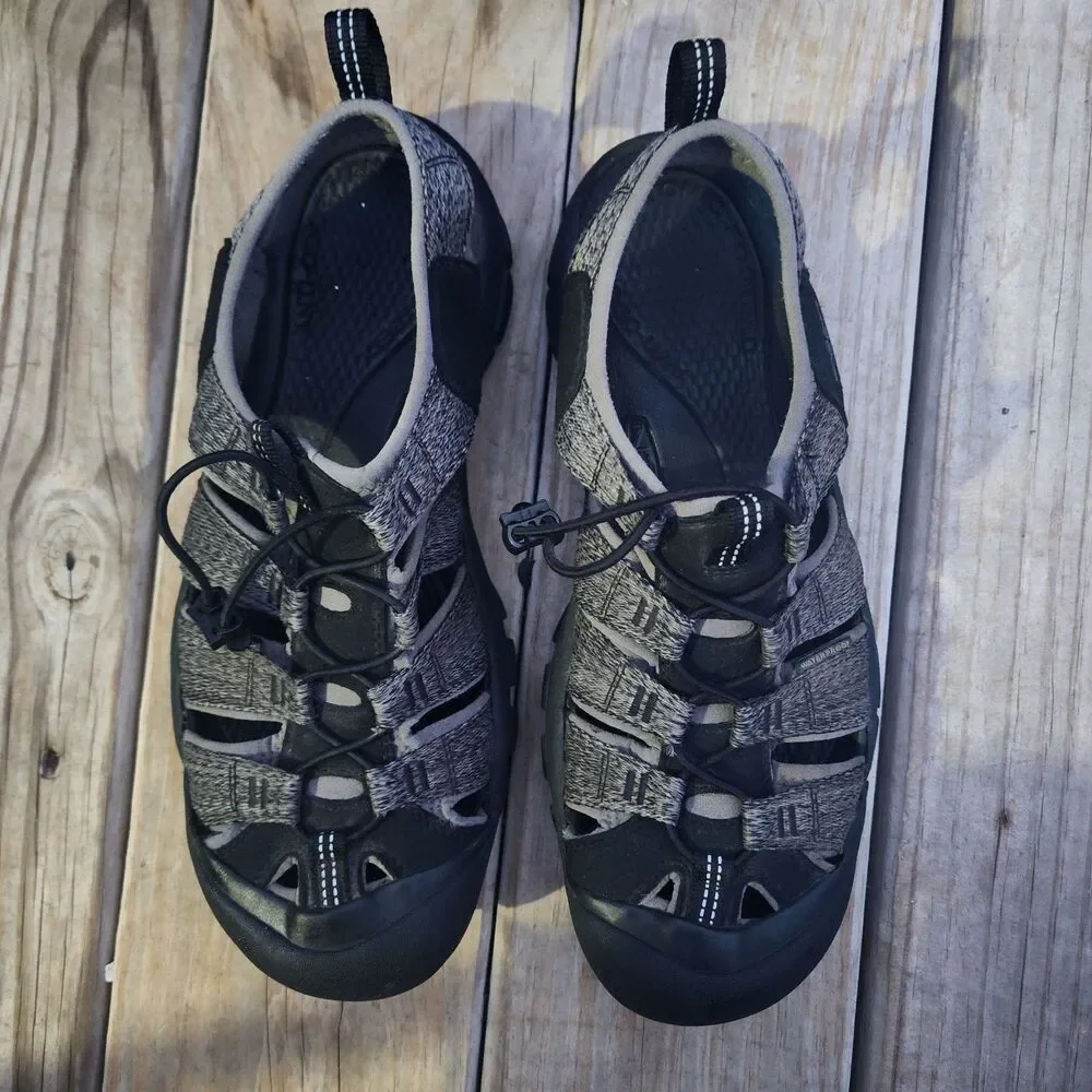 KEEN Men's Size 11 Newport H2 Sandal/Sneaker in Black/Steel Grey Color Way Used